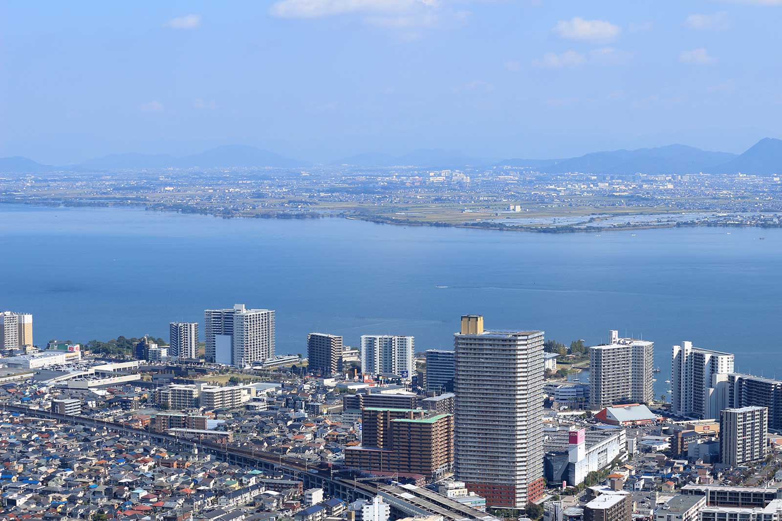 滋賀県大津市びわ湖の風景